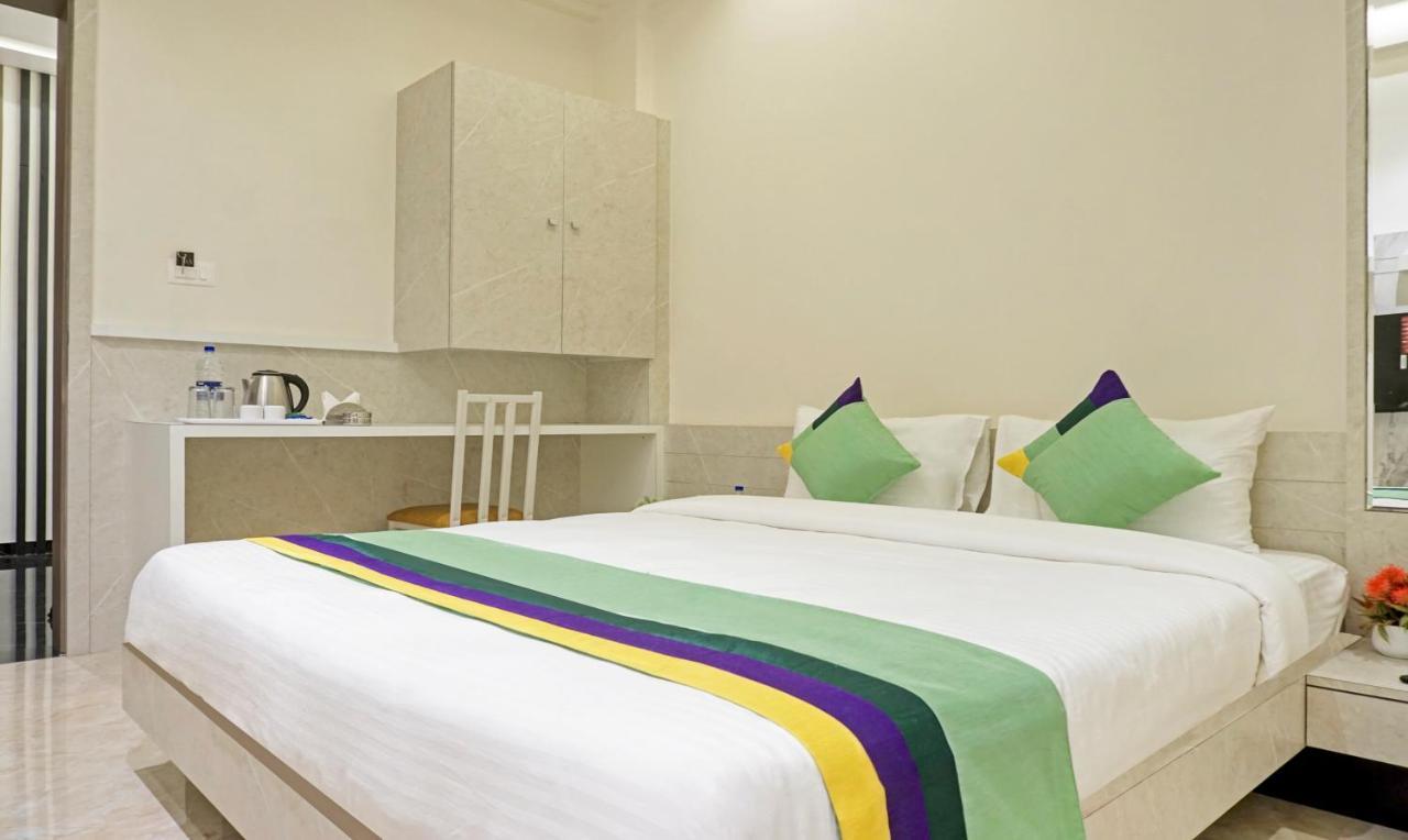 Treebo The Utsav, Nashik Hotell Exteriör bild