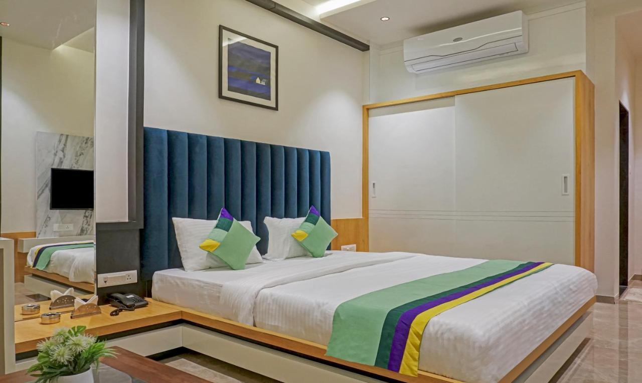 Treebo The Utsav, Nashik Hotell Exteriör bild