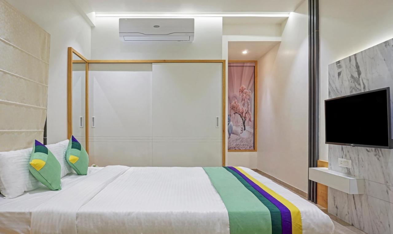 Treebo The Utsav, Nashik Hotell Exteriör bild