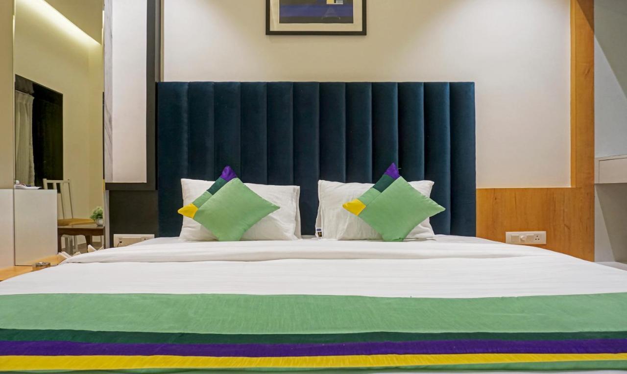 Treebo The Utsav, Nashik Hotell Exteriör bild