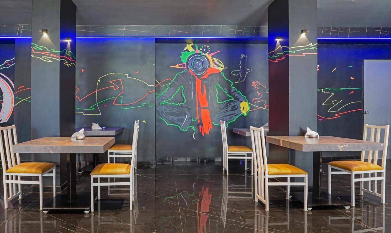 Treebo The Utsav, Nashik Hotell Exteriör bild