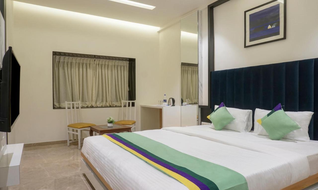 Treebo The Utsav, Nashik Hotell Exteriör bild